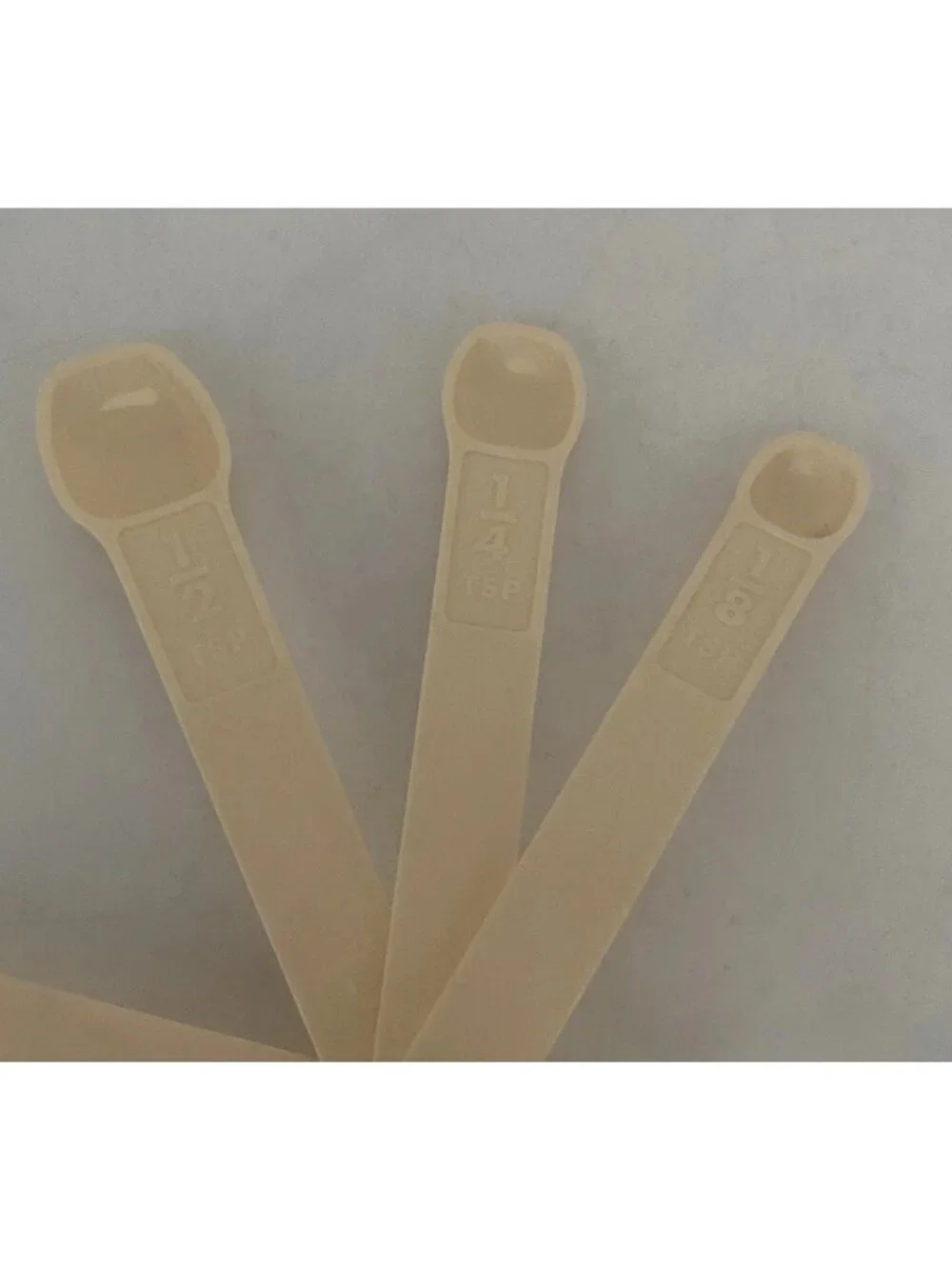 Vintage Tupperware Beige Measuring Spoons Complete Set Of 7 + Ring Retro Cook